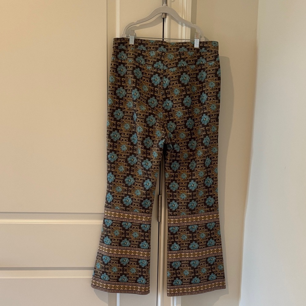 Patterned Flare Pants - Picture 4 of 5